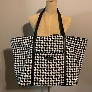 Vera Traveler Bag in Midnight Houndstooth